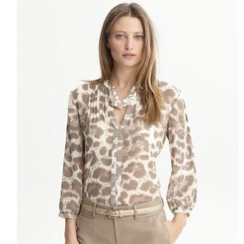 Banana Republic leopard button down /S/